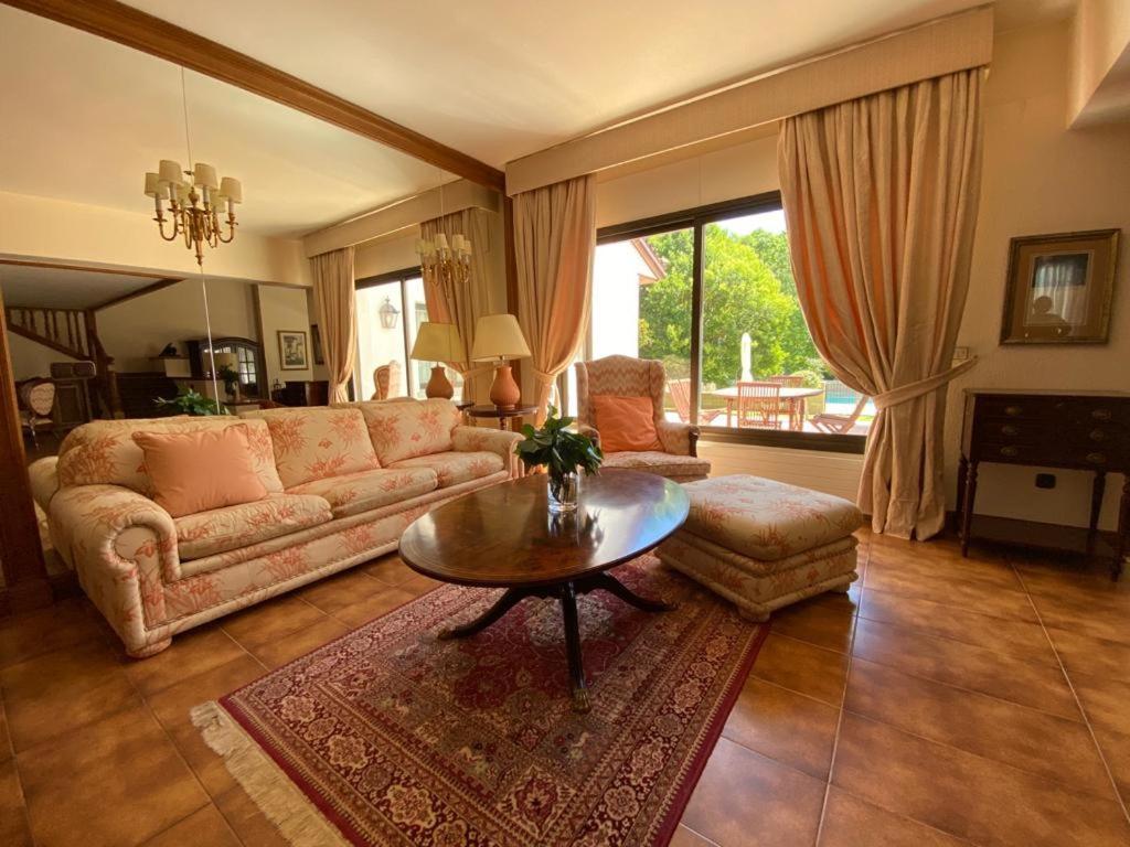 Villa Blanca Con Piscina A 15 Minutos De Toledo - Apartamentos Aloha Toledo Olías del Rey エクステリア 写真
